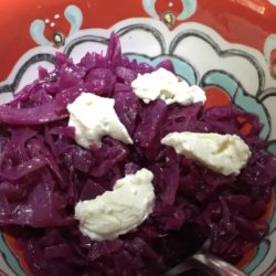 Braised red cabbage with goat cheese