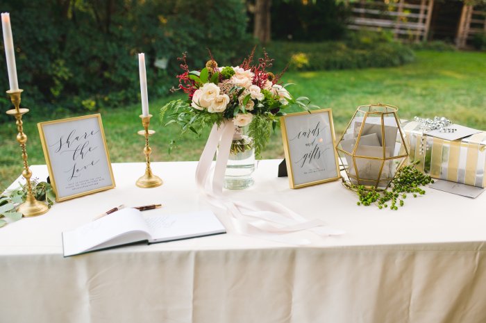 How to display bridesmaids bouquets at reception