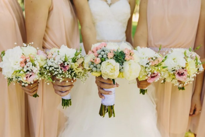 How to display bridesmaids bouquets at reception